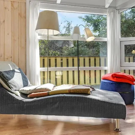 Cozy Home In Allinge With Kitchen Tatil Evi