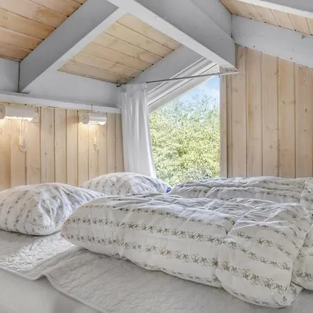 Tatil Evi Cozy Home In Allinge With Kitchen
