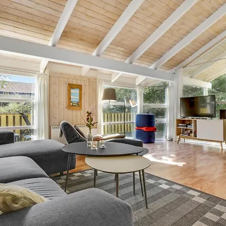 Cozy Home In Allinge With Kitchen *