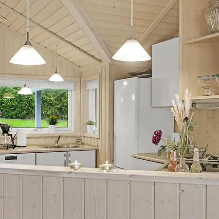 Three-bedroom In Allinge-Sandvig