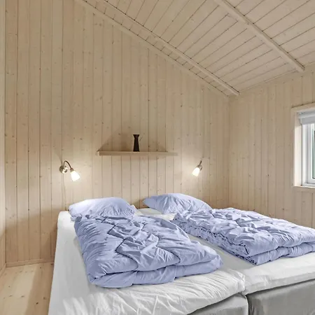 Three-bedroom In Allinge-Sandvig