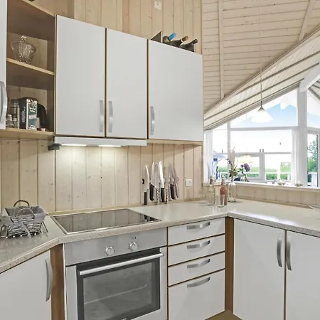 Tatil Evi Cozy Home In Allinge With Kitchen