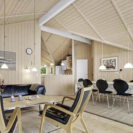 Cozy Home In Allinge With Kitchen Tatil Evi *