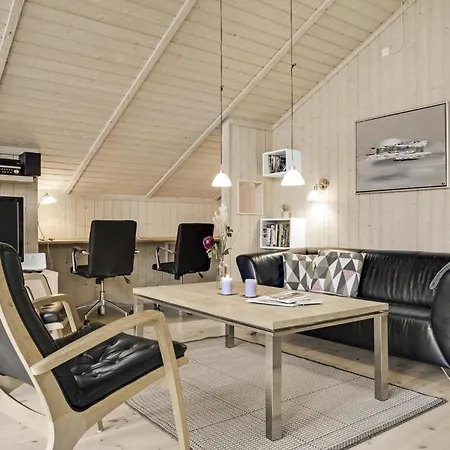 Tatil Evi Cozy Home In Allinge With Kitchen *