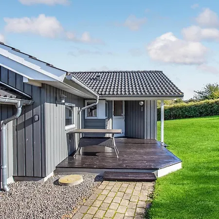 Cozy Home In Allinge With Kitchen *