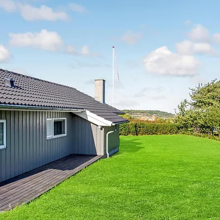 Tatil Evi Cozy Home In Allinge With Kitchen