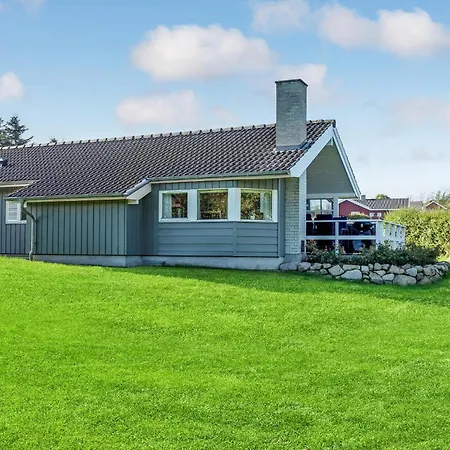 Three-bedroom In * Allinge-Sandvig