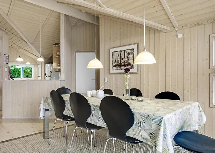 Three-bedroom In Tatil Evi Allinge-Sandvig