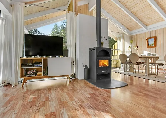 Prázdninový dům Three-bedroom In Allinge-Sandvig