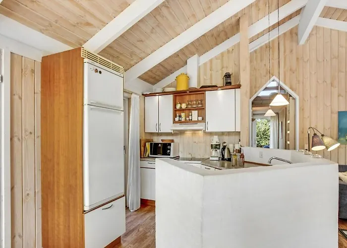 Three-bedroom In Tatil Evi Allinge-Sandvig