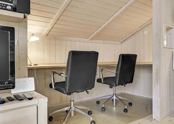 Prázdninový dům Three-bedroom In Allinge-Sandvig