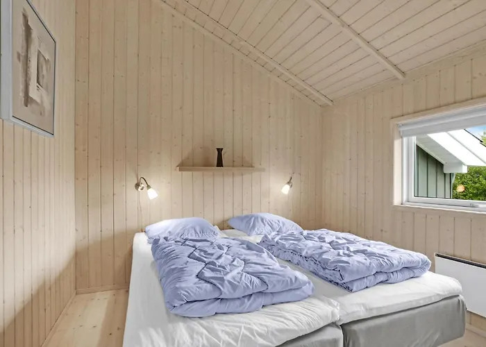 Three-bedroom In Allinge-Sandvig