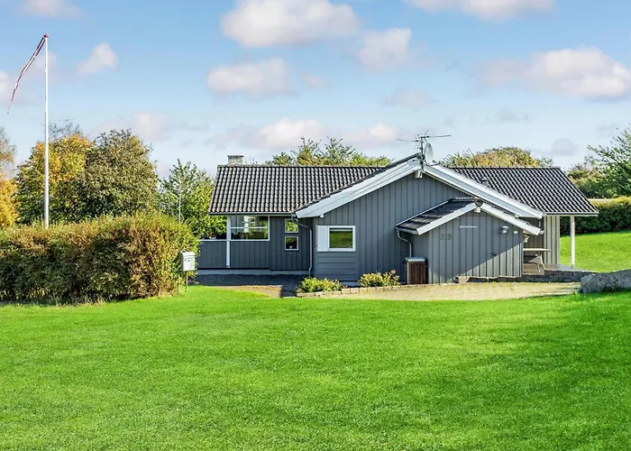 Three-bedroom In Allinge-Sandvig