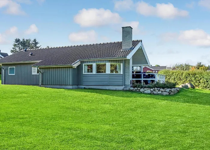Three-bedroom In * Allinge-Sandvig